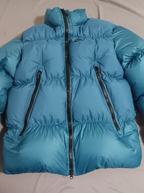 Small Men's NIKE Teal Jacket with Therma-Fit Label
